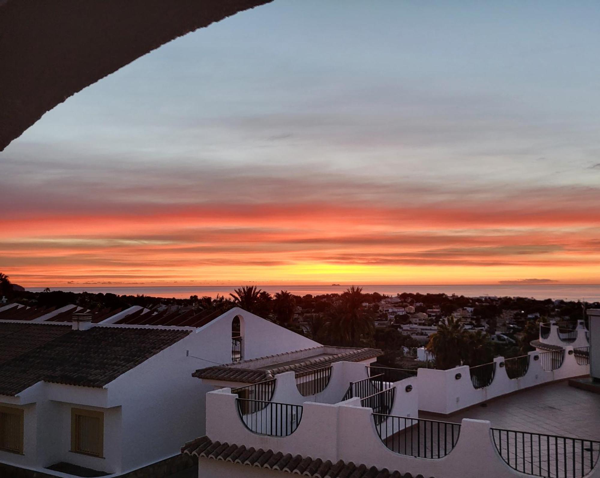 Casa Sunrise - Costa Blanca House With Rooftop, Swimming Pools And Panoramic Sea And Calpe Views Екстериор снимка